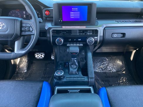 Used 2025 Toyota Tacoma TRD Sport AWD/4WD image 11