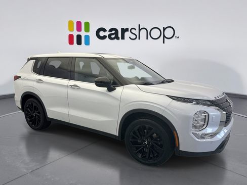 Used 2024 Mitsubishi Outlander SE Black Edition AWD/4WD image 7