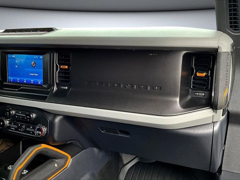 Used 2022 Ford Bronco Badlands image 25