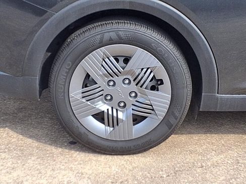 Certified 2025 Kia K4 LX image 30