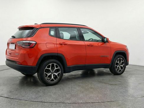 Used 2025 Jeep Compass Limited image 7
