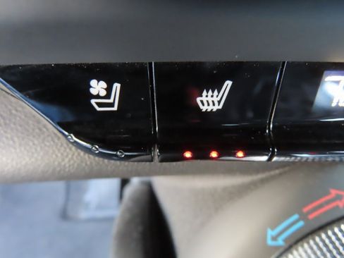 Used 2020 Chevrolet Camaro SS image 9