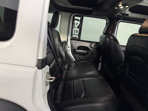Used 2023 Jeep Wrangler Unlimited w/ Cold Weather Group AWD/4WD image 20