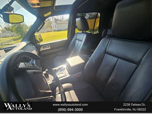Used 2017 Ford Expedition Limited w/ Equipment Group 301A AWD/4WD image 37