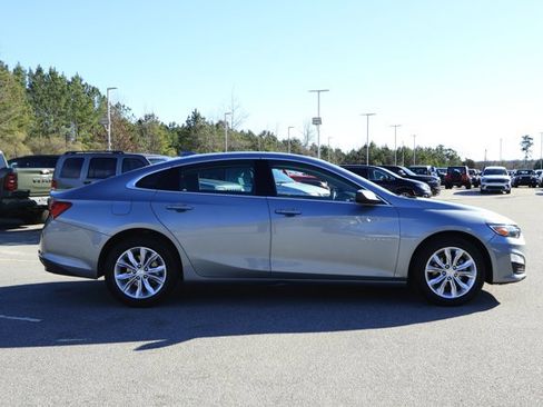 Used 2024 Chevrolet Malibu LT image 4