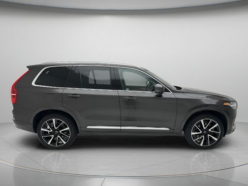 Used 2023 Volvo XC90 B6 Plus w/ Protection Package AWD/4WD image 4