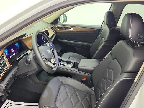 Used 2025 Volkswagen Atlas SE AWD/4WD image 10