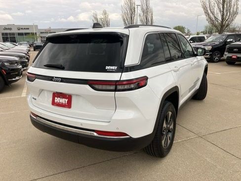 Certified 2022 Jeep Grand Cherokee Limited 4xe w/ Luxury Tech Group II AWD/4WD image 9