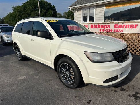 Used 2018 Dodge Journey SE w/ Popular Equipment Group image 2