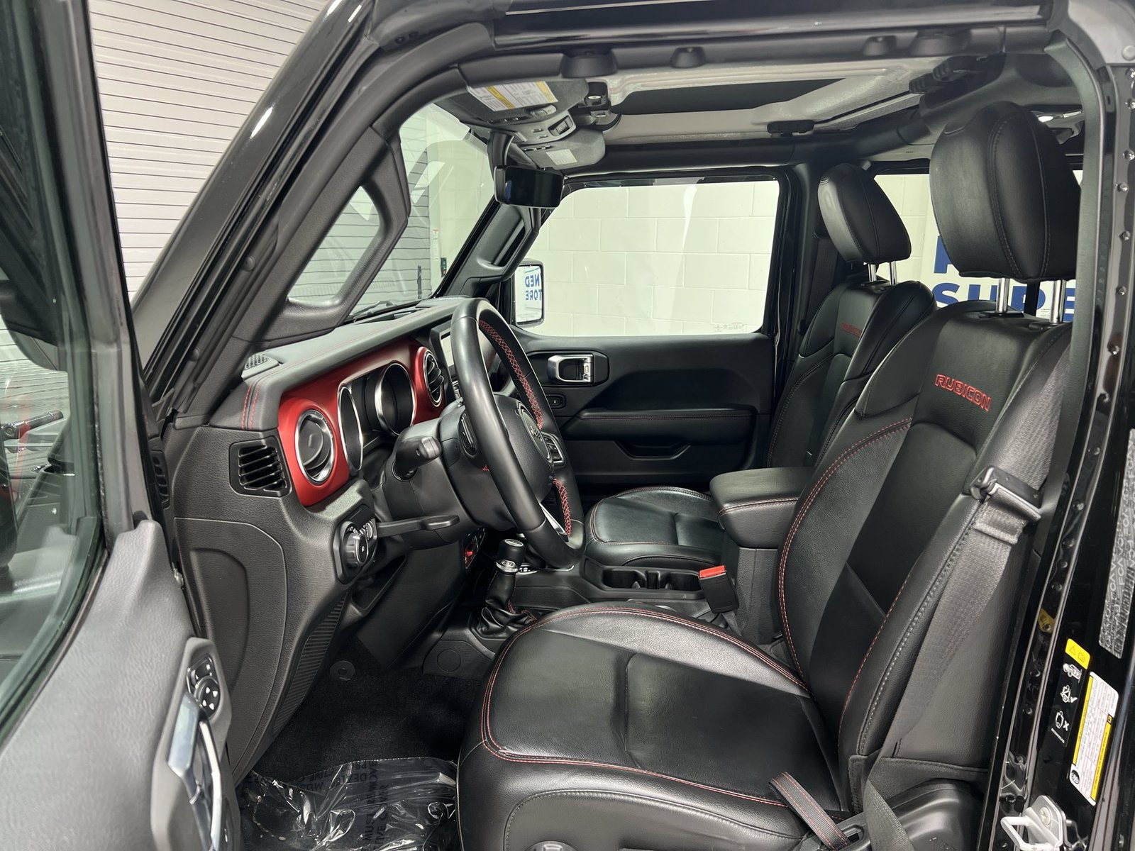 Used 2022 Jeep Wrangler Unlimited Rubicon w/ Steel Bumper Group AWD/4WD image 11