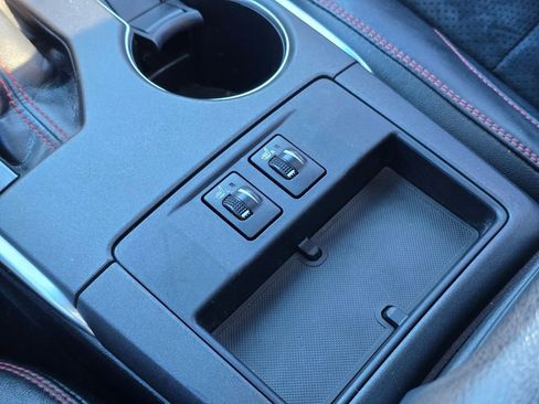 Used 2015 Toyota Camry XSE image 31