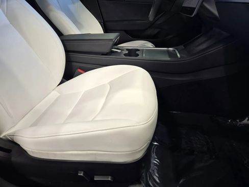 Used 2023 Tesla Model 3 Standard Range RWD image 7
