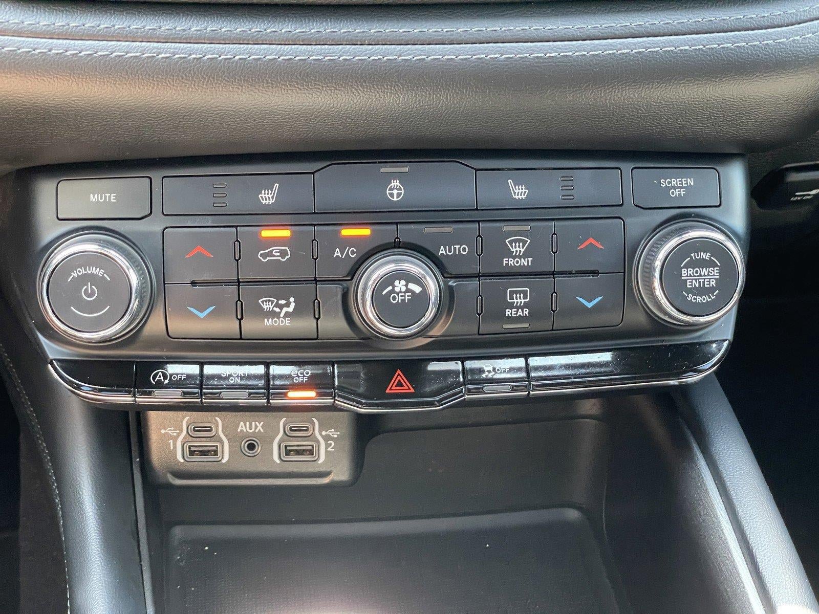 Used 2024 Dodge Durango SXT w/ SXT Blacktop Group AWD/4WD image 21