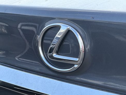 Used 2016 Lexus ES 350 w/ Premium Package w/Wood Trim FWD image 4