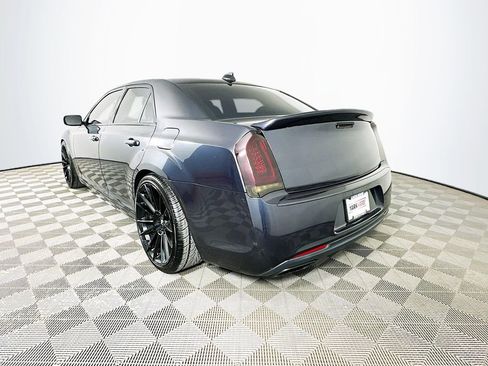 Used 2019 Chrysler 300 Touring w/ Sport Appearance Package image 7