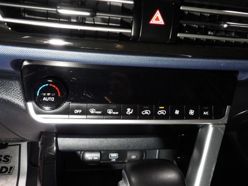 Used 2023 Kia Seltos S AWD/4WD image 21