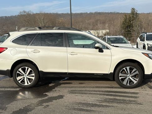 Used 2019 Subaru Outback 3.6R Limited image 2