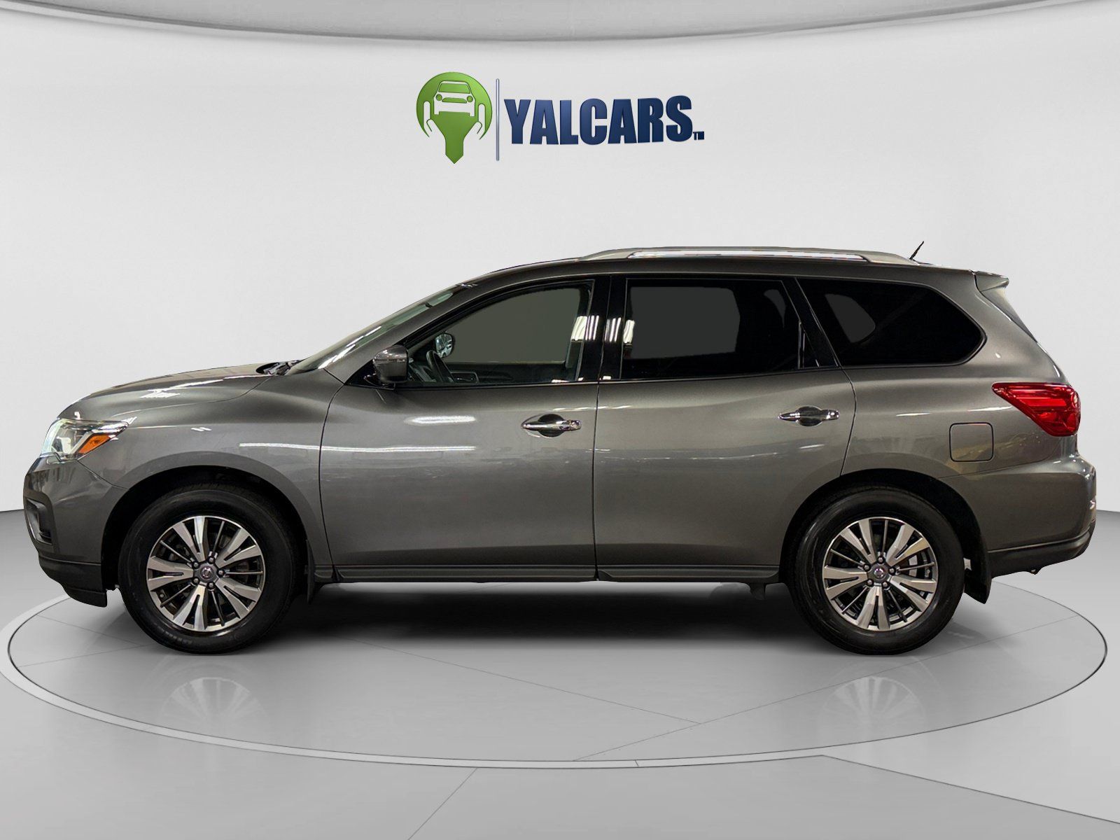 Used 2018 Nissan Pathfinder S AWD/4WD image 2