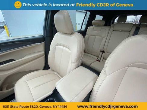 Used 2025 Jeep Grand Cherokee L Limited image 10