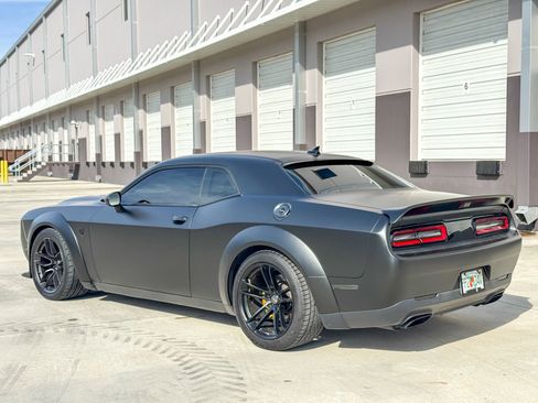 Used 2019 Dodge Challenger SRT Hellcat Redeye image 4