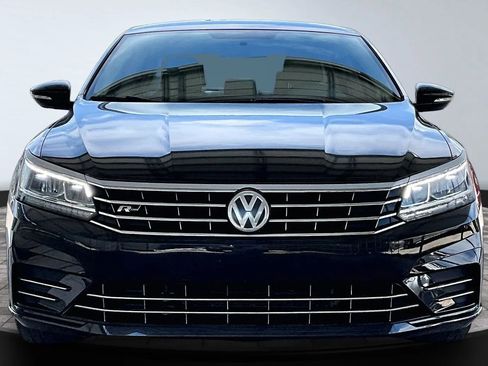 Used 2017 Volkswagen Passat 1.8T R-Line FWD image 2
