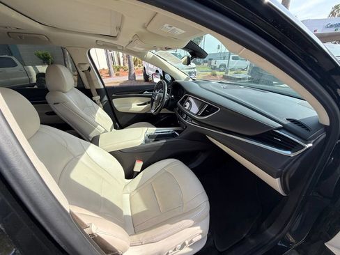 Used 2022 Buick Enclave Premium w/ Experience Buick Package FWD image 10