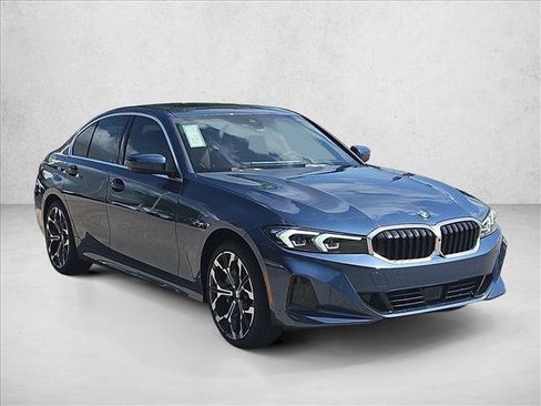 Used 2026 BMW 330i Sedan w/ Premium Package RWD image 6