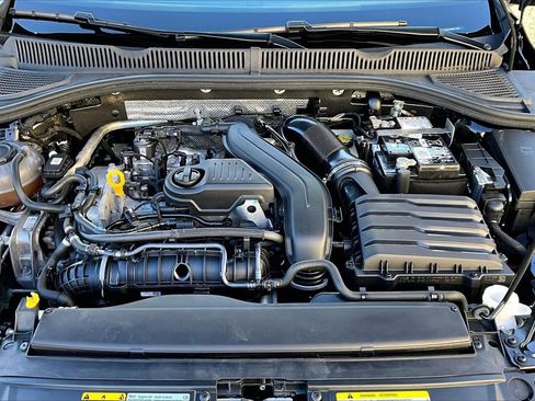 Used 2024 Volkswagen Jetta SE image 35
