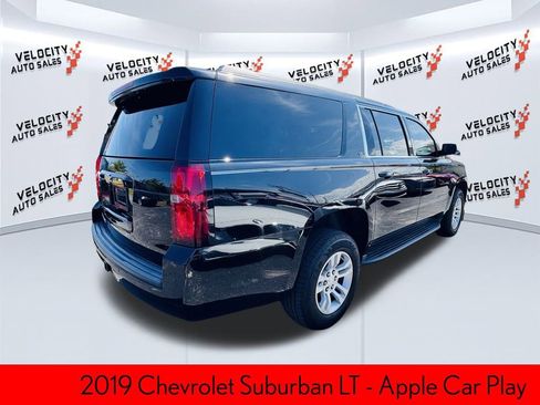 Used 2019 Chevrolet Suburban LT image 3