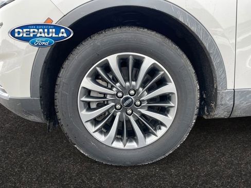 Used 2022 Lincoln Nautilus AWD w/ Premium Package image 18