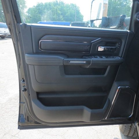 Used 2022 RAM 2500 Limited AWD/4WD image 17