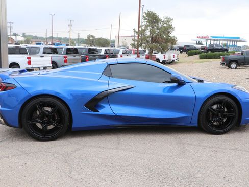 Used 2021 Chevrolet Corvette Stingray Preferred Conv w/ Z51 Performance Package RWD image 8