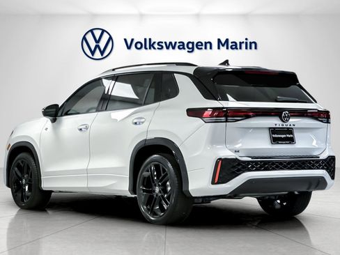New 2026 Volkswagen Tiguan SE R-Line image 3