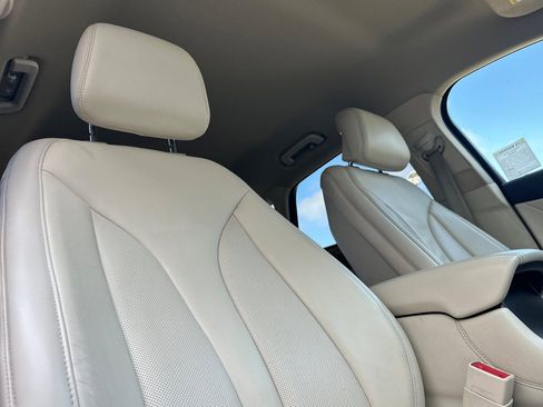 Used 2016 Lincoln MKC Select w/ Select Plus Package FWD image 16