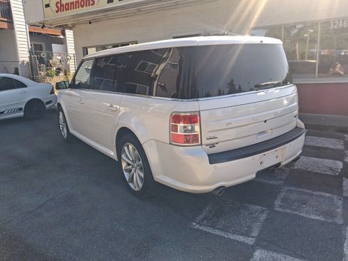 Used 2013 Ford Flex SEL FWD image 3