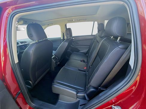 Used 2021 Volkswagen Tiguan SE image 23