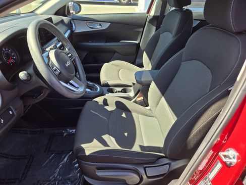 Used 2023 Kia Forte LXS w/ LXS Technology Package FWD image 14