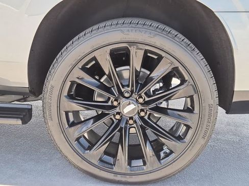 New 2026 Cadillac Escalade ESV Platinum Sport w/ LPO, ONYX Package AWD/4WD image 10