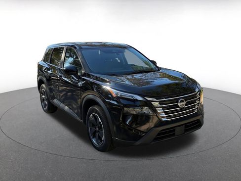 Used 2025 Nissan Rogue SV image 1