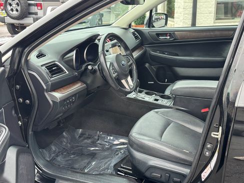 Used 2017 Subaru Outback 3.6R Limited AWD/4WD image 12