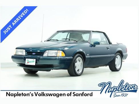 Used 1990 Ford Mustang LX image 1
