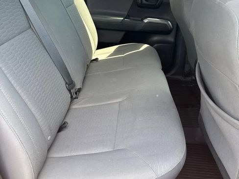 Used 2019 Toyota Tacoma SR5 AWD/4WD image 19