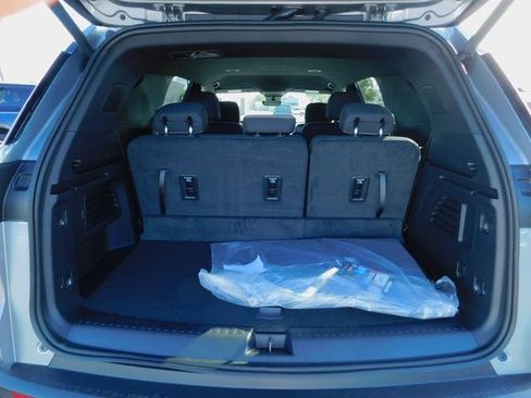 New 2026 Chevrolet Traverse LT w/ Midnight/Sport Edition FWD image 12