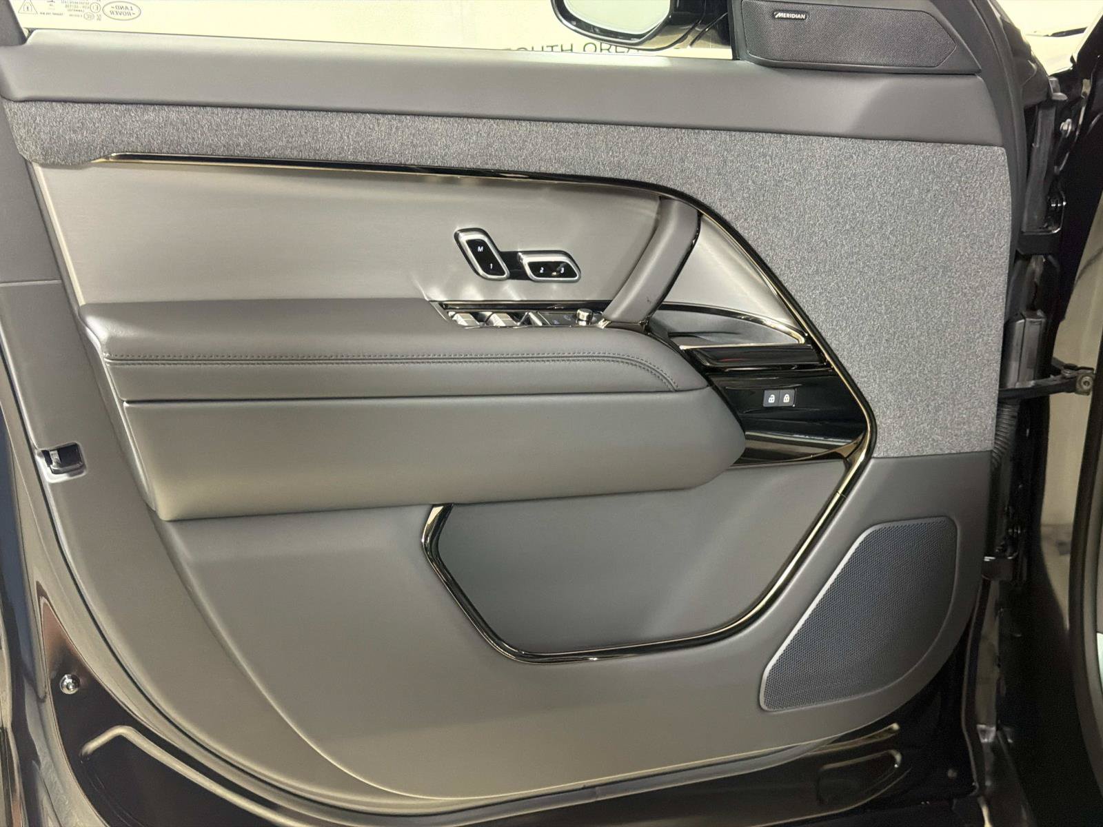 New 2027 Land Rover Range Rover Sport Dynamic SE AWD/4WD image 15