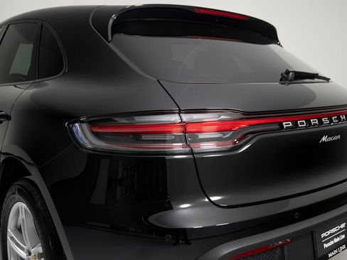Certified 2026 Porsche Macan AWD/4WD image 43