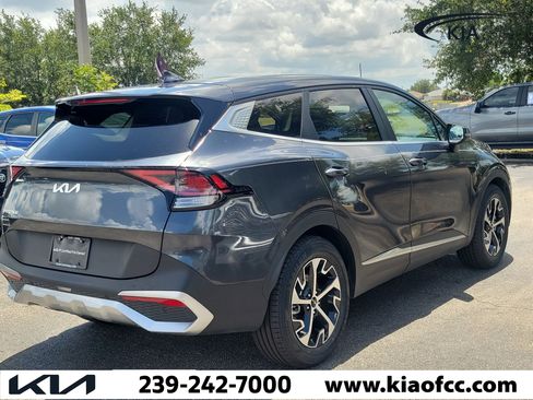 Certified 2023 Kia Sorento LX FWD image 6