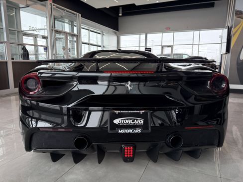 Used 2016 Ferrari 488 GTB image 5
