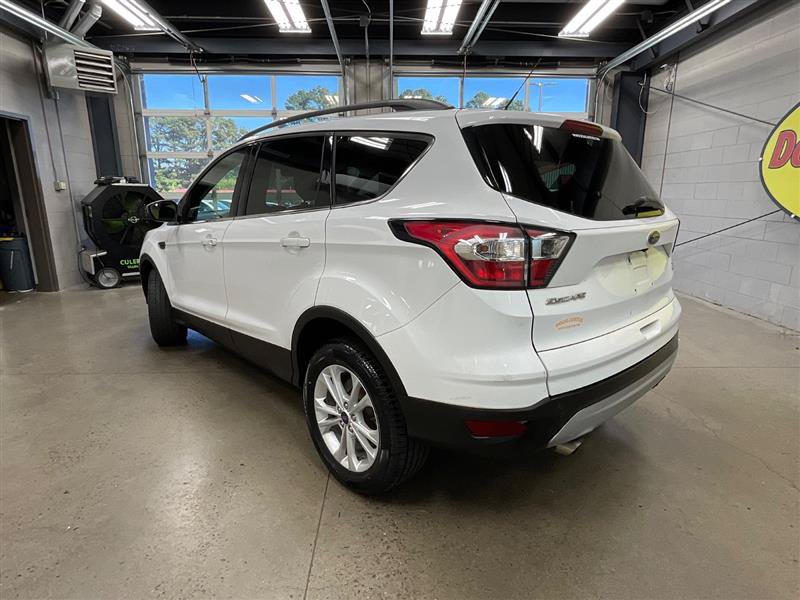 Used 2018 Ford Escape SE AWD/4WD image 3