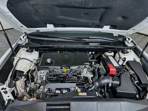 Used 2018 Toyota Camry SE image 31