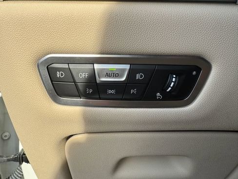 Used 2021 BMW X7 xDrive40i w/ M Sport Package image 25